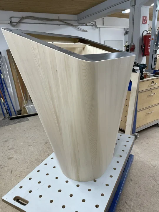 Fluted, tapered wooden form
