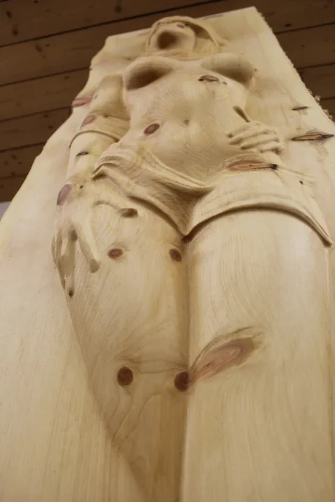 Relief and wood grain in detail